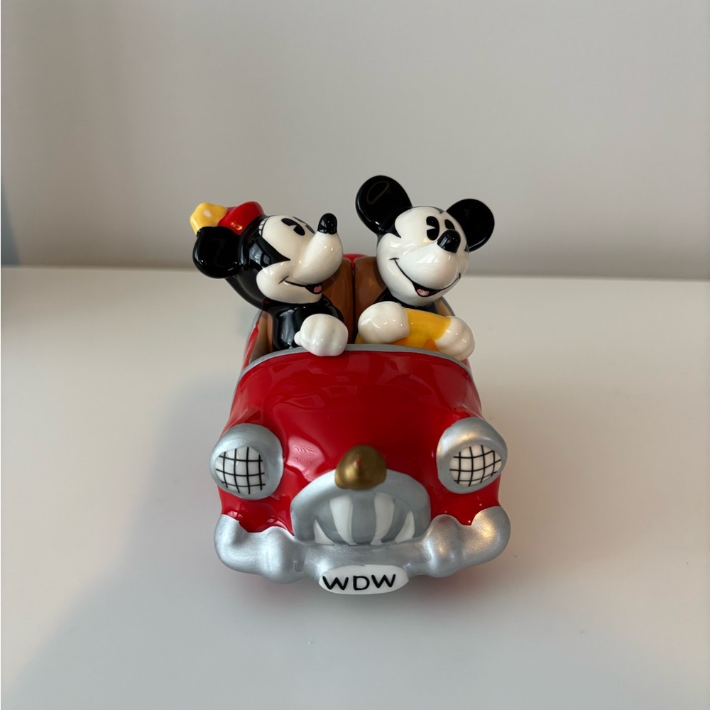 Disney Mickey and Minnie Salt and Pepper Shaker Set